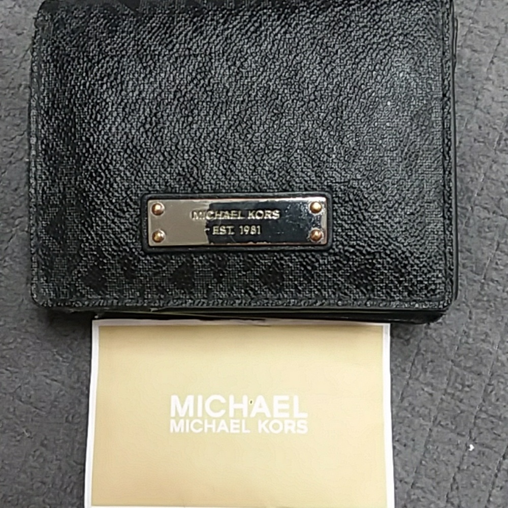 Pre-loved Michael Kors Black Leather Wallet